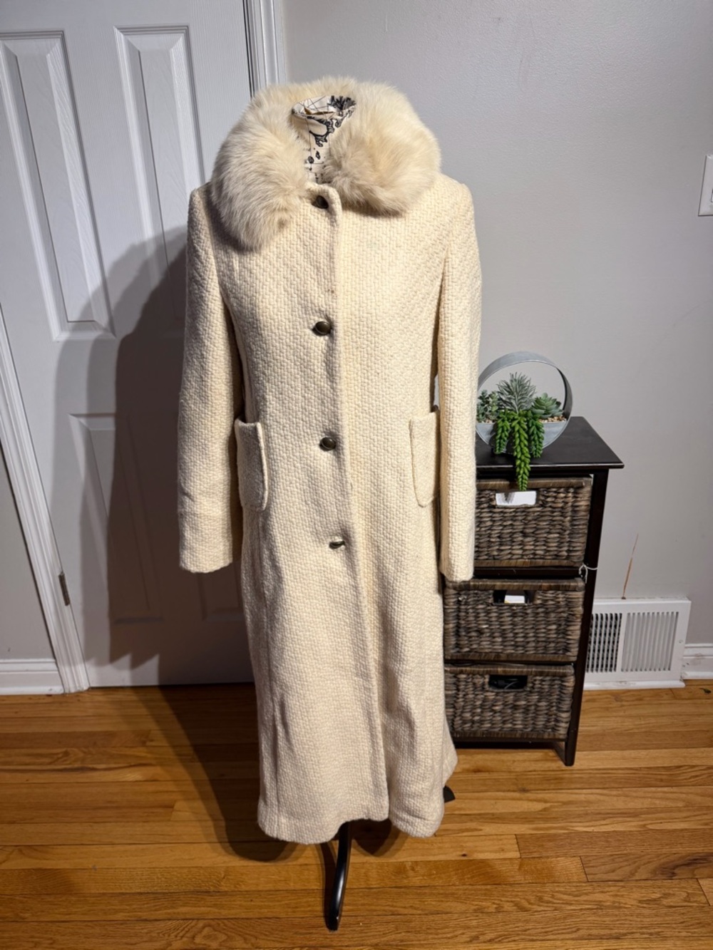 MADELINE by Alorna Wool Vintage Textured Fox Fur Finland Cream Long Coat Sz 12